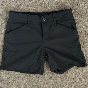 PATAGONIA mid length shorts